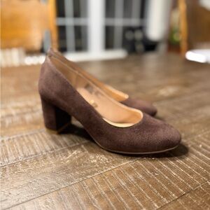 Time and Tru Brown Women's Heels